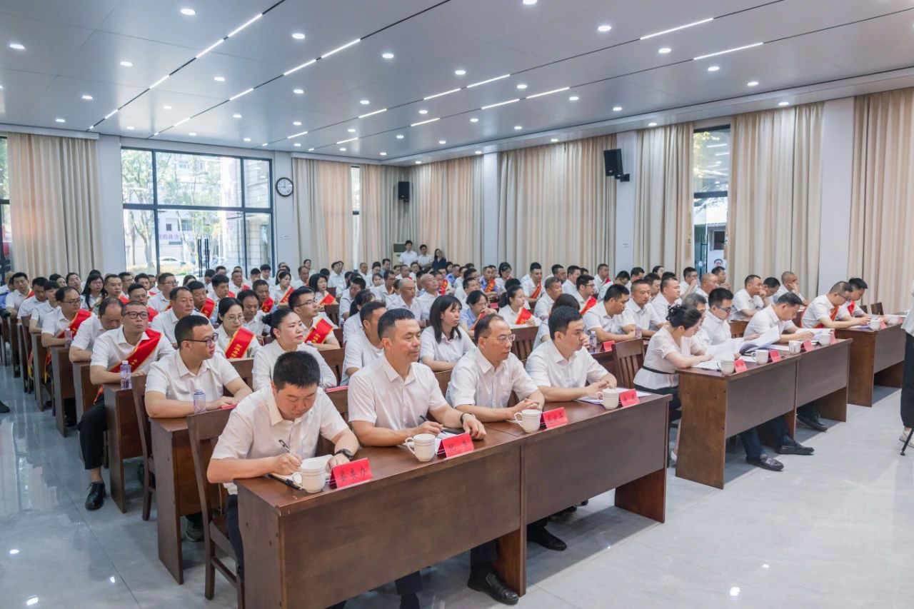 喜報!易順建工集團與總經(jīng)理李晉恒雙雙榮獲松溪縣“6·9”極端暴雨洪澇災害防御優(yōu)秀表彰。